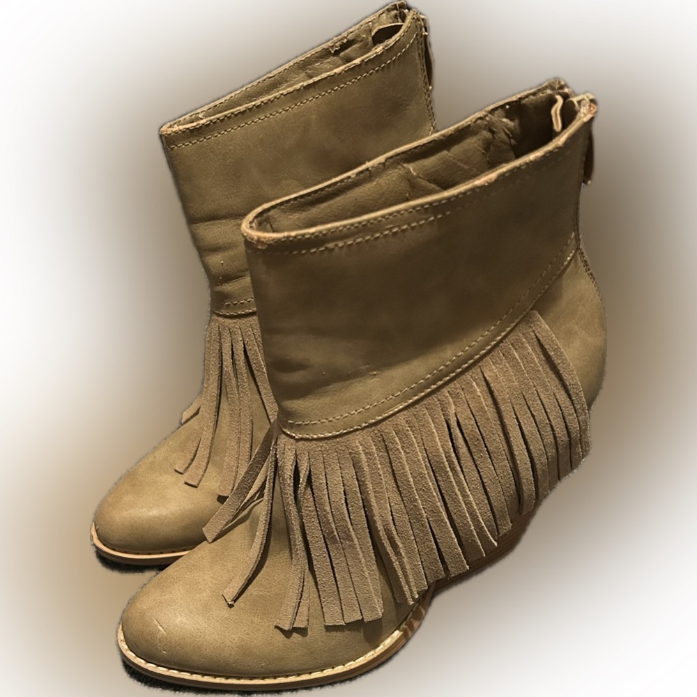 Very Volatile size 8 Ankle Boots